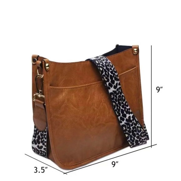 Crossbody - Picture 2 of 4